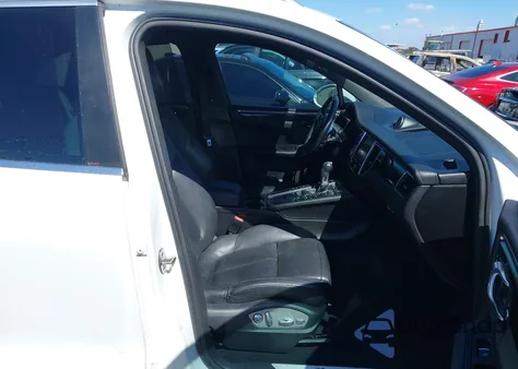 2015 Porsche Macan S z USA, uszkodzony, nr VIN WP1AB2A52FLB51111